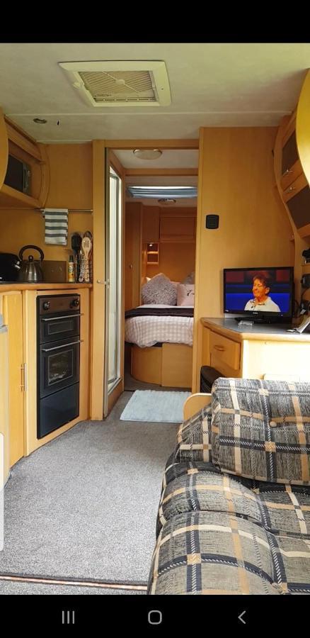 Self Contained Holiday Home Caravan コーシャム エクステリア 写真